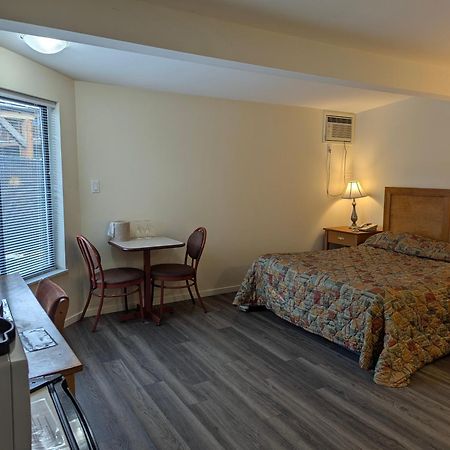 Summerland Motel Экстерьер фото