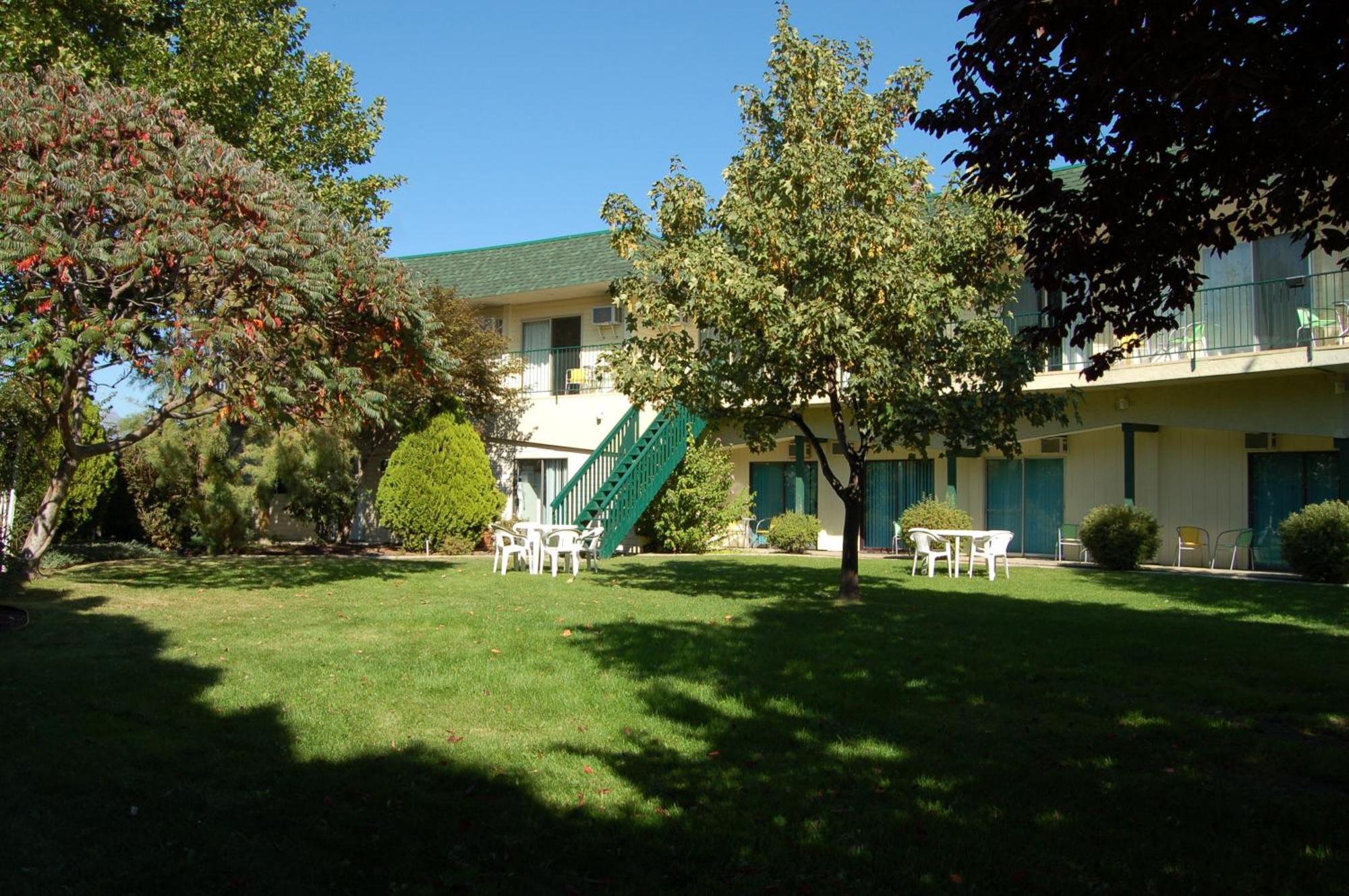 Summerland Motel Экстерьер фото