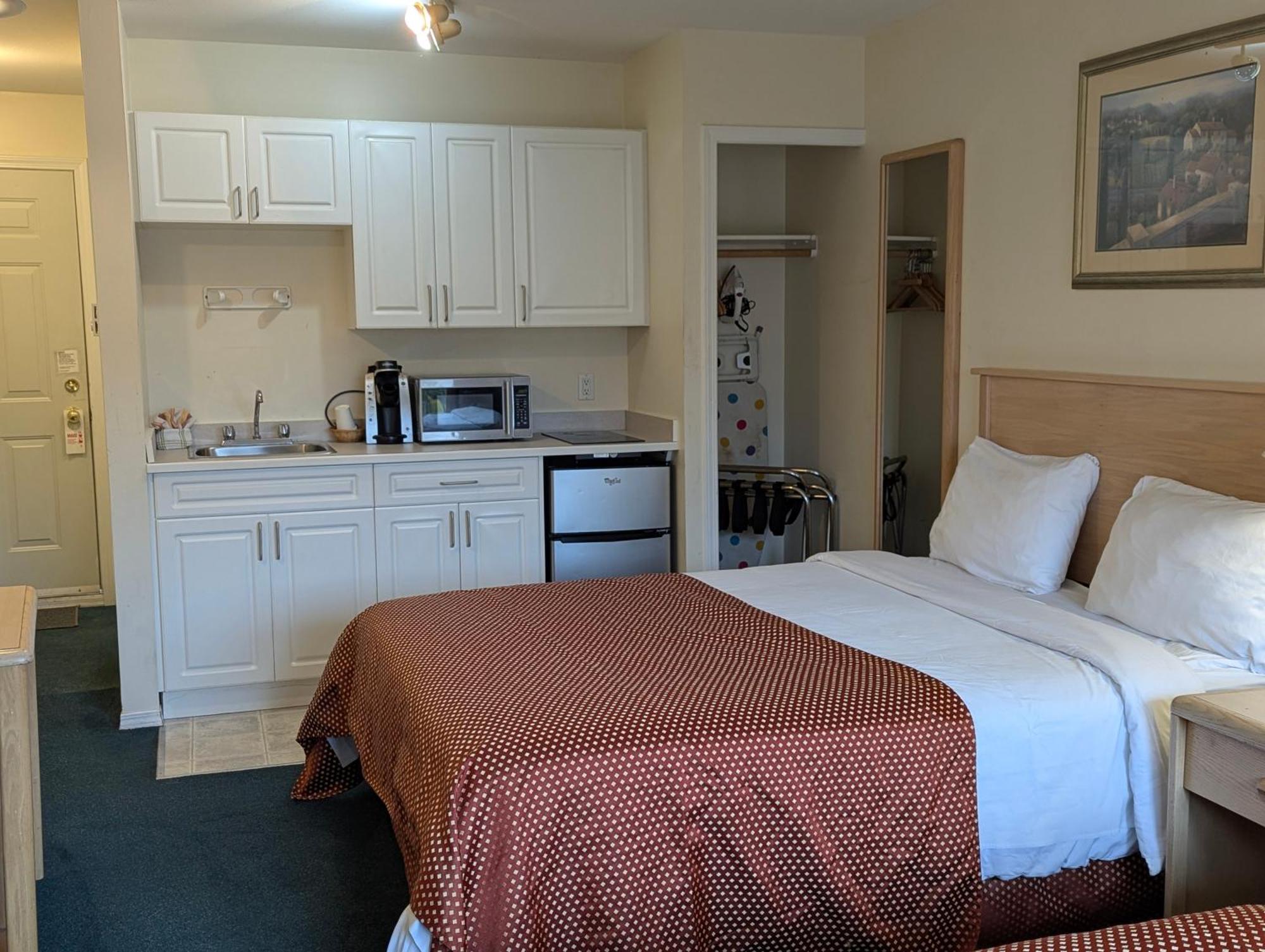 Summerland Motel Экстерьер фото