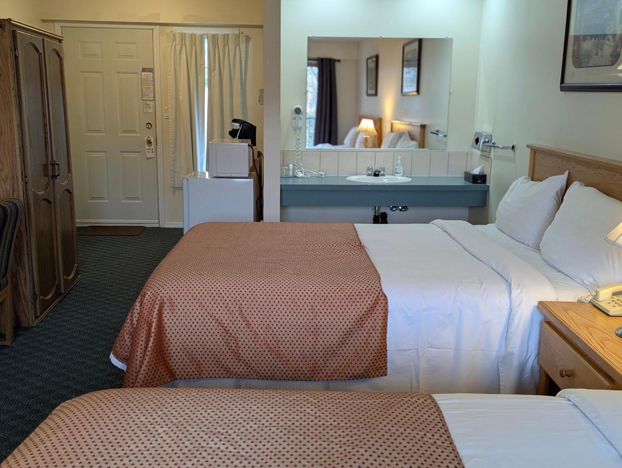 Summerland Motel Экстерьер фото