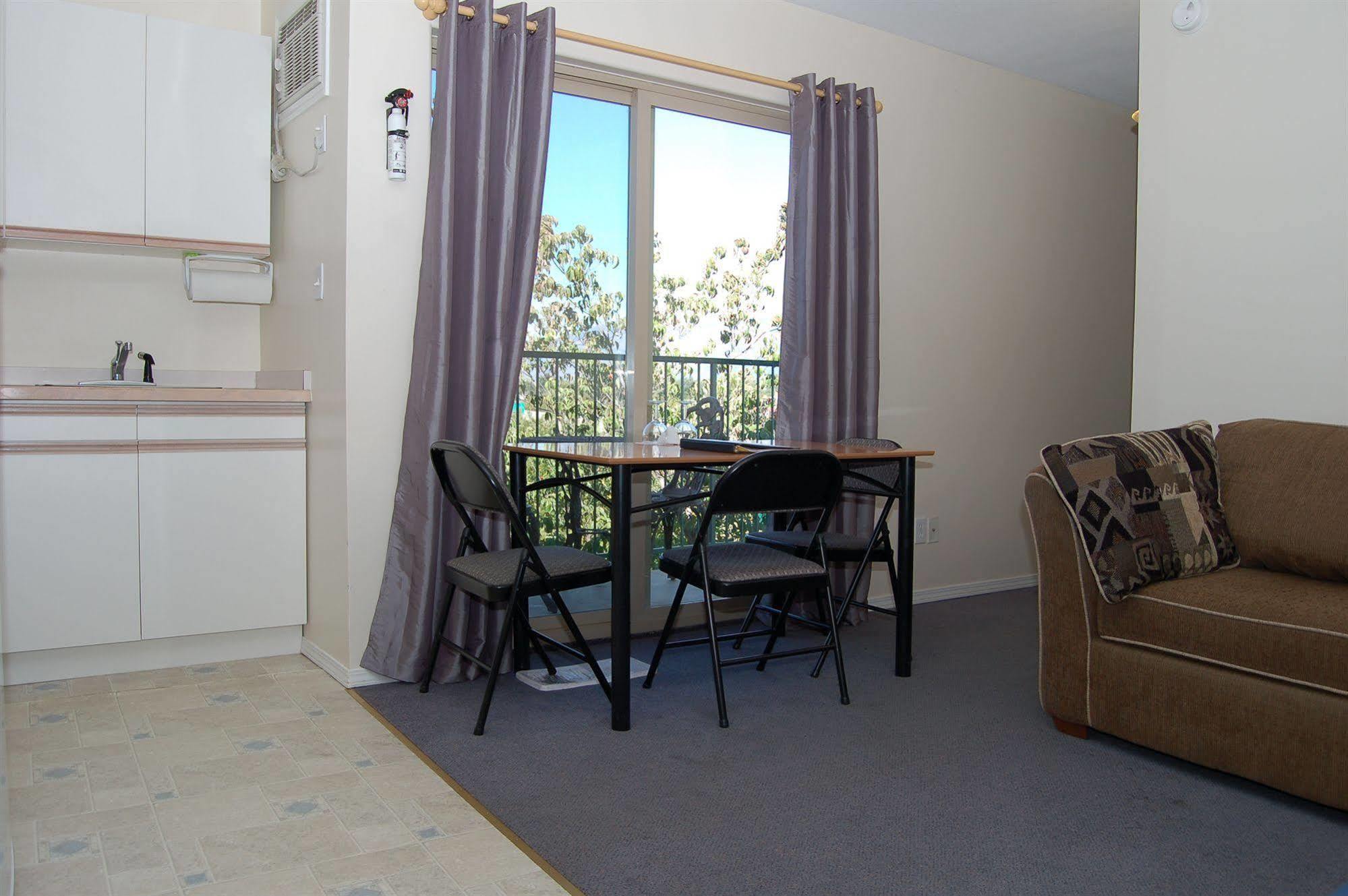 Summerland Motel Экстерьер фото