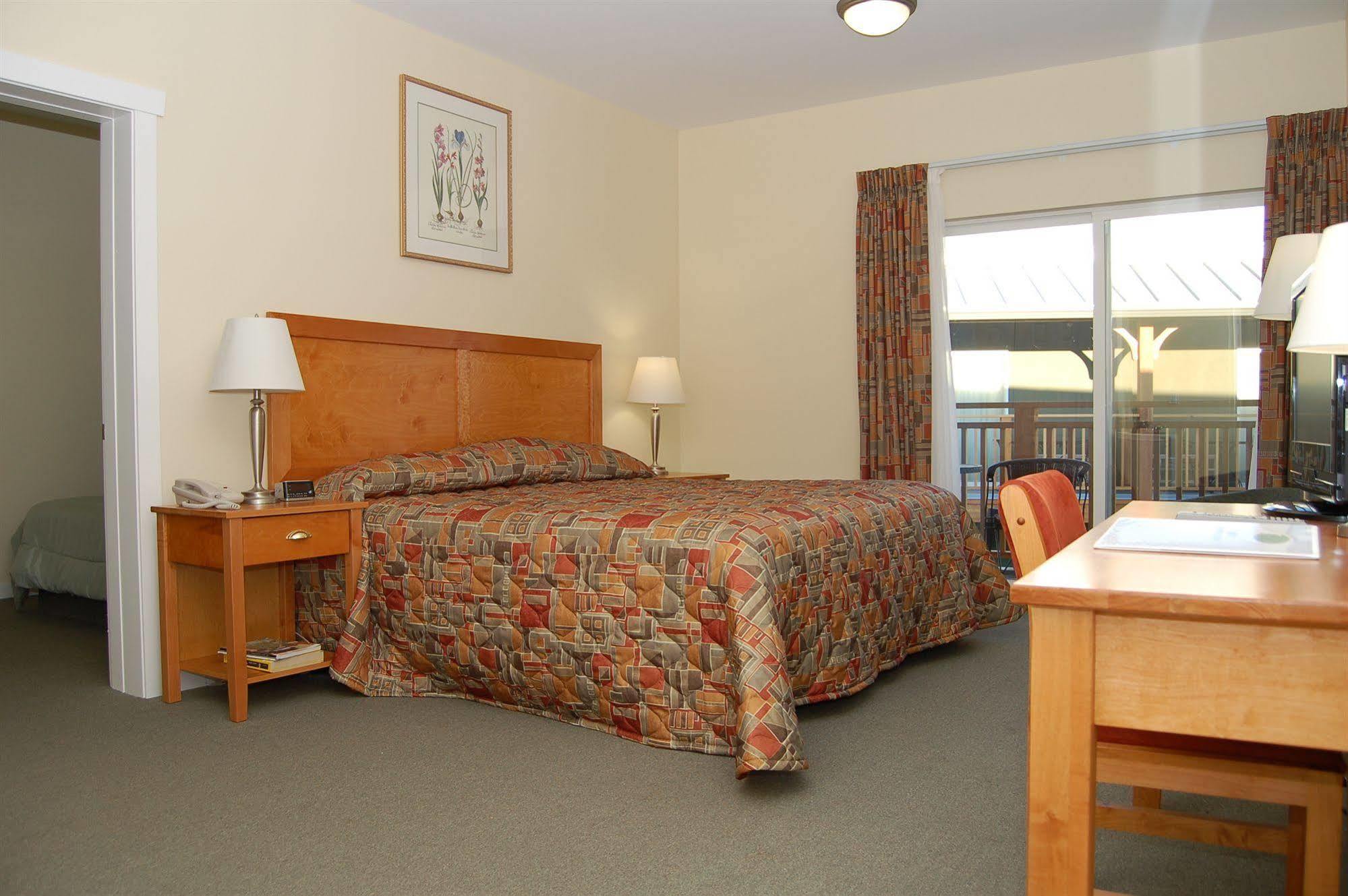 Summerland Motel Экстерьер фото